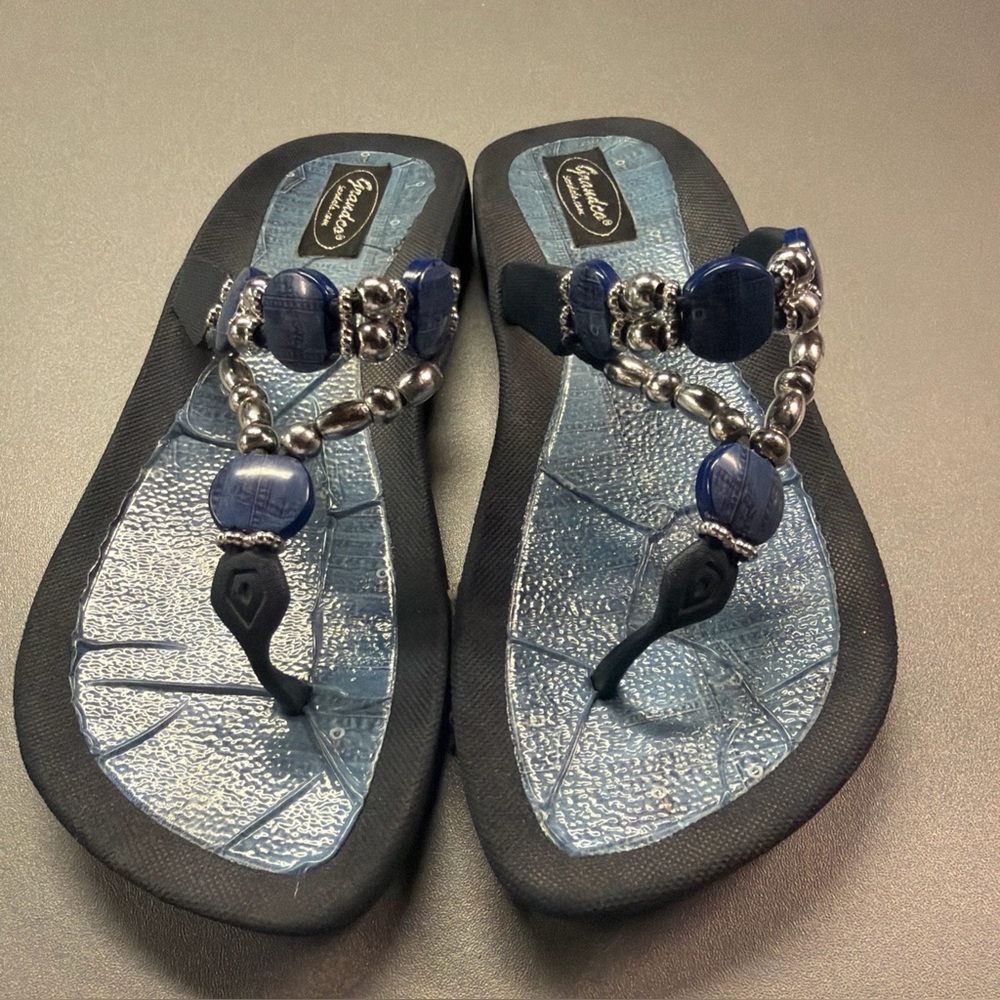 Grandco Sandals Womens Size 8 Blue Denim Print Beaded boho vacation Flip flops‎